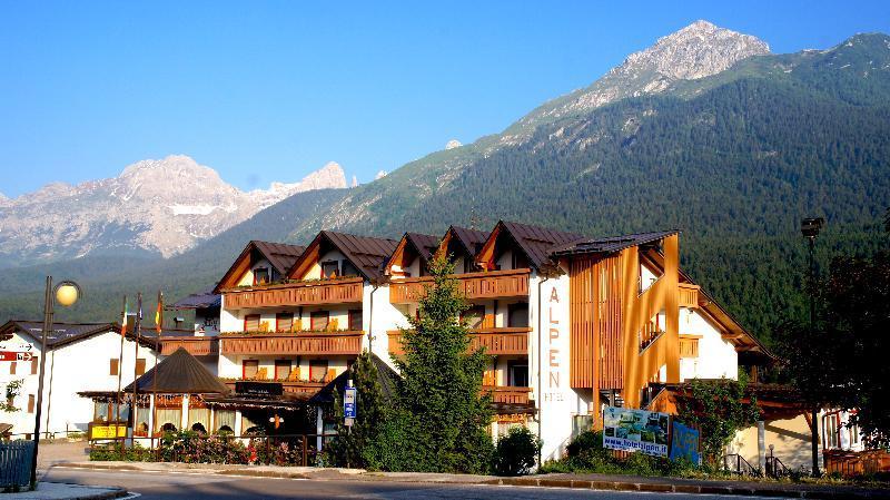 Hotel Alpen Andalo Eksteriør billede