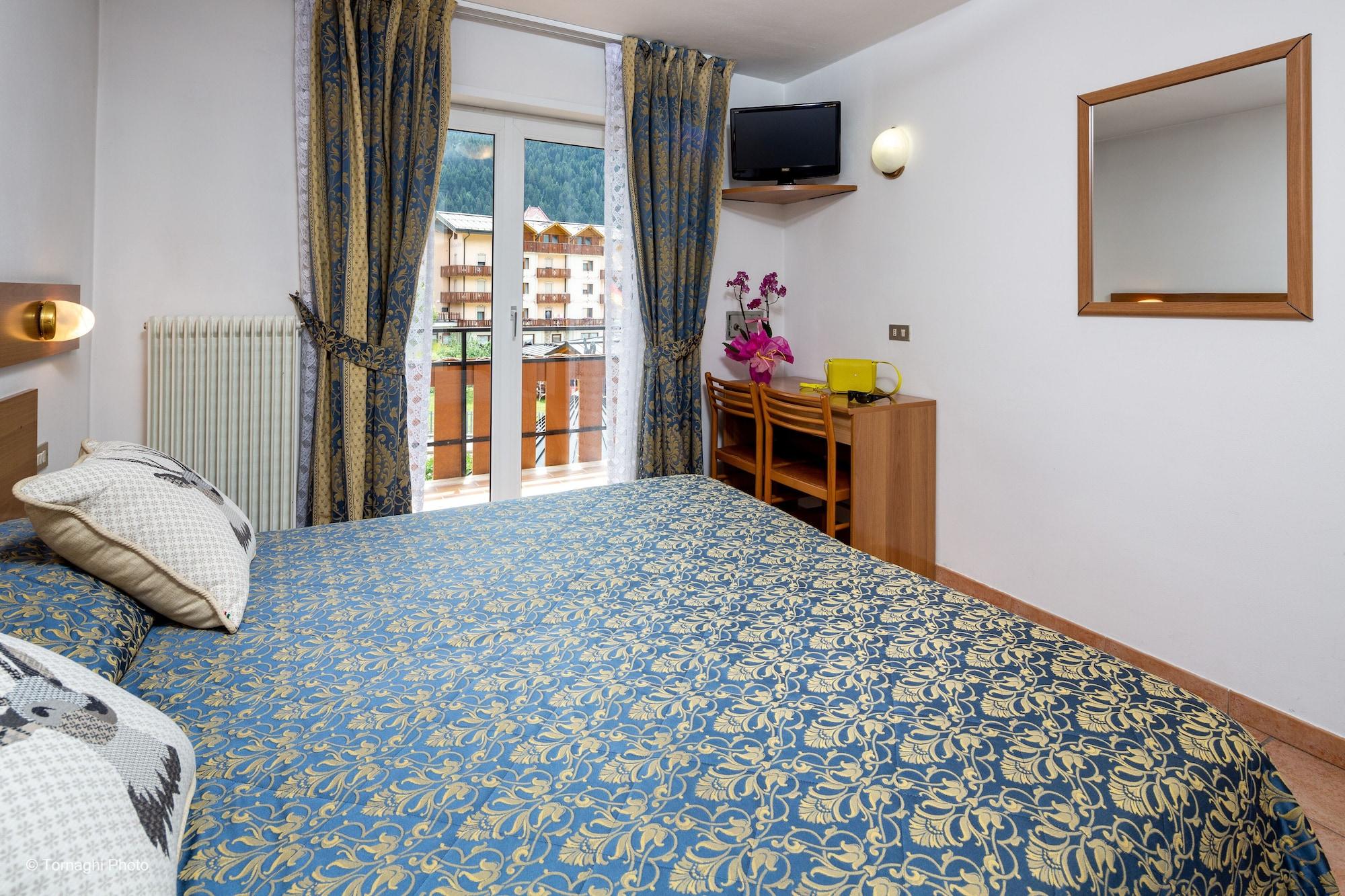 Hotel Alpen Andalo Eksteriør billede