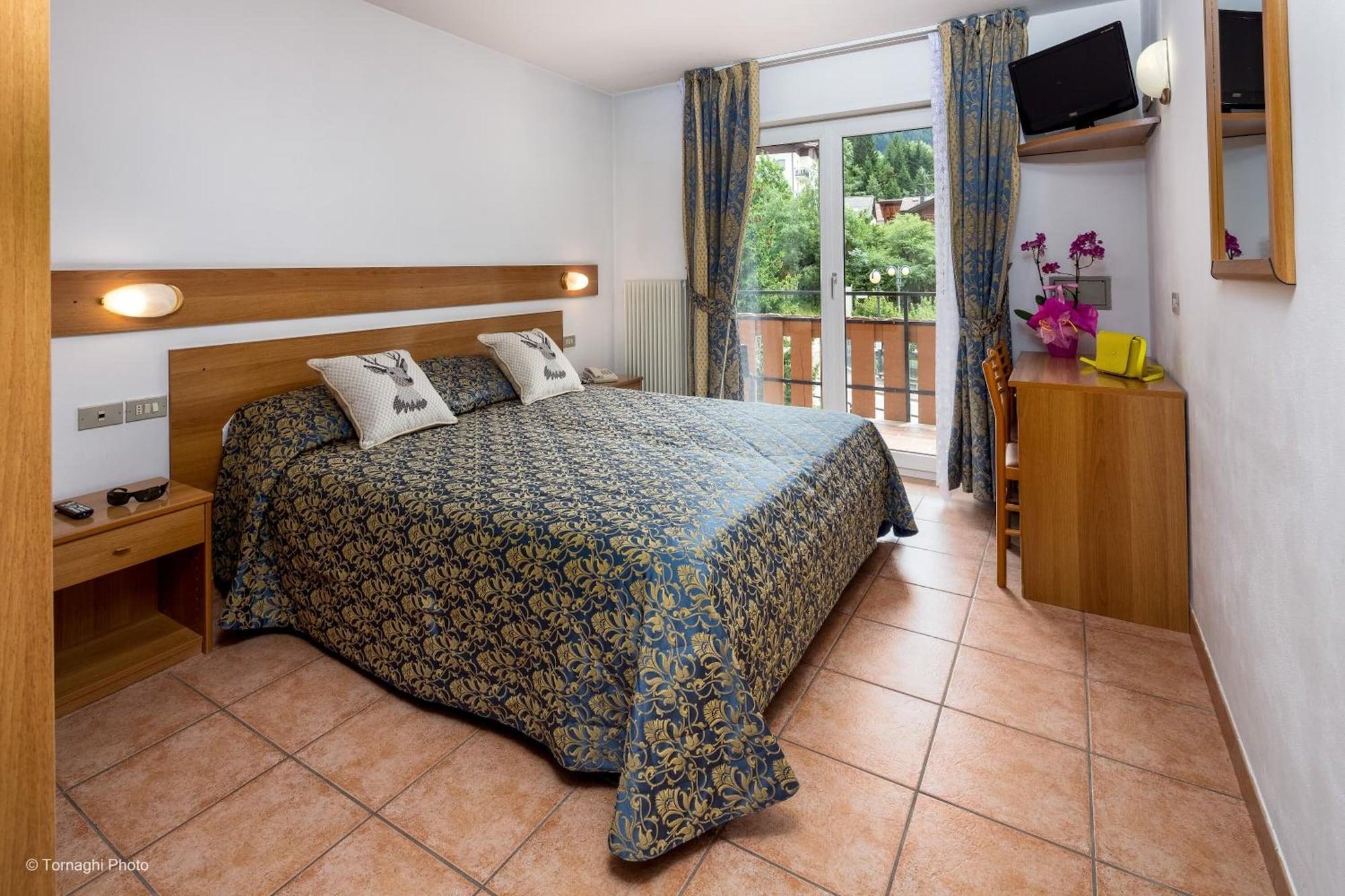Hotel Alpen Andalo Eksteriør billede