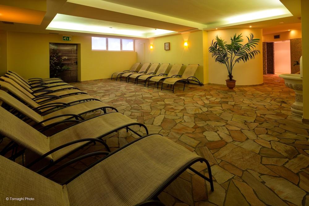 Hotel Alpen Andalo Eksteriør billede