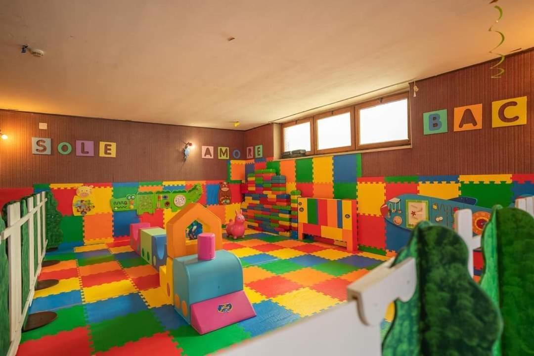 Hotel Alpen Andalo Eksteriør billede