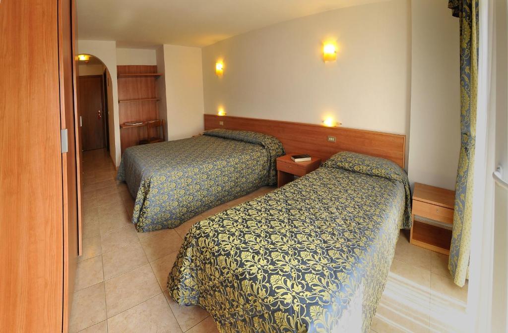 Hotel Alpen Andalo Værelse billede